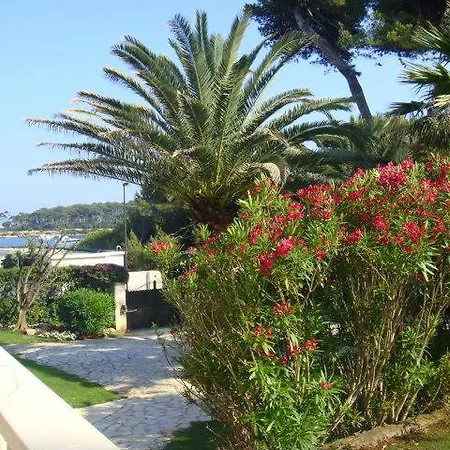 Villa De La Garoupe